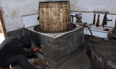 雅大酒業:談談純糧釀酒設備哪種材質好?